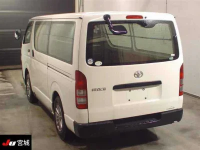 TOYOTA HIACE VAN