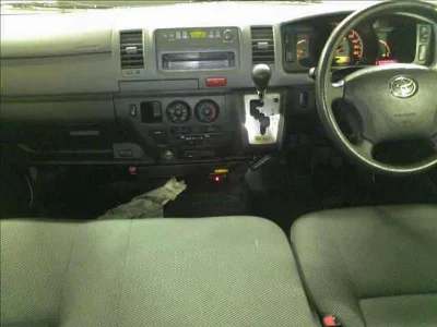 TOYOTA HIACE VAN
