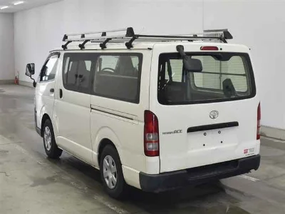 TOYOTA REGIUS VAN
