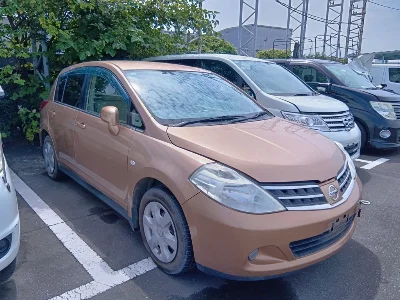 NISSAN TIIDA