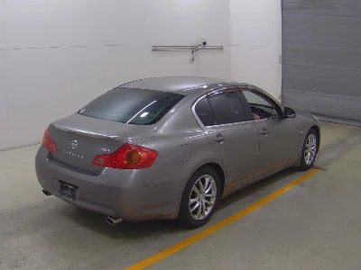 NISSAN SKYLINE