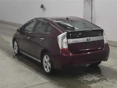 TOYOTA PRIUS PHV