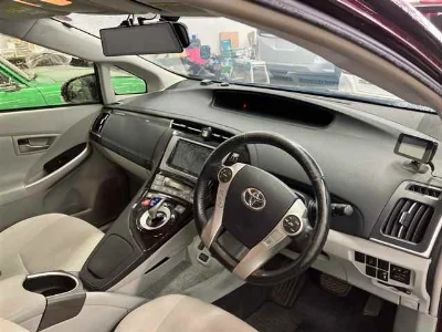 TOYOTA PRIUS PHV