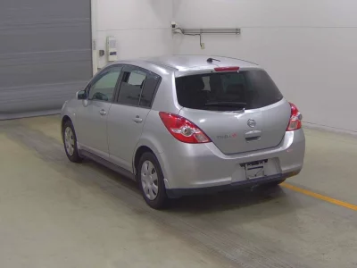 NISSAN TIIDA