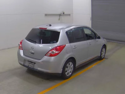 NISSAN TIIDA