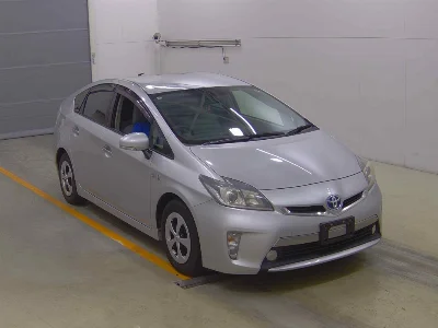 TOYOTA PRIUS PHV