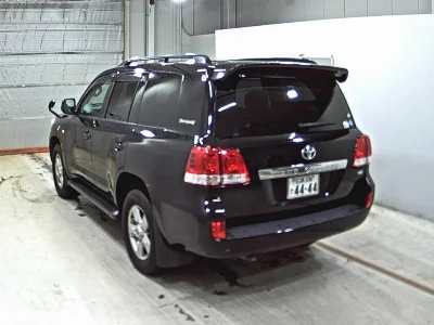 TOYOTA LAND CRUISER