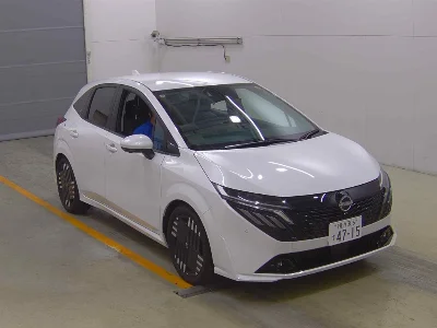 NISSAN AURA