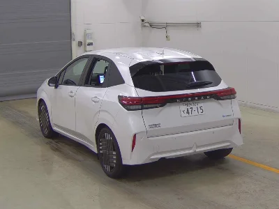 NISSAN AURA