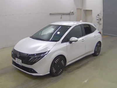 NISSAN AURA