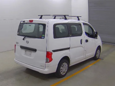 NISSAN NV200
