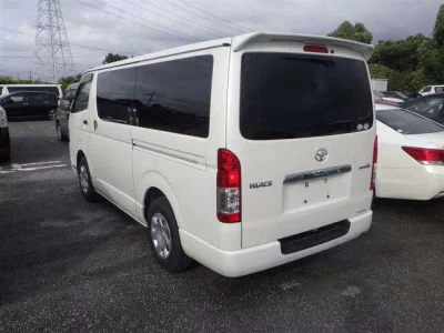 TOYOTA HIACE VAN