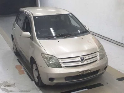 TOYOTA IST