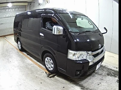 TOYOTA HIACE