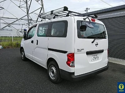 NISSAN NV200
