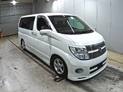 NISSAN ELGRAND