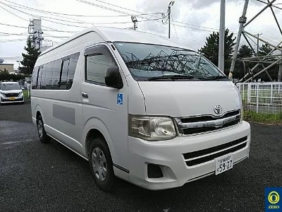 TOYOTA HIACE