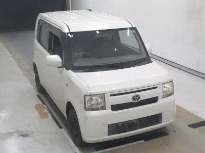 TOYOTA PIXIS SPACE