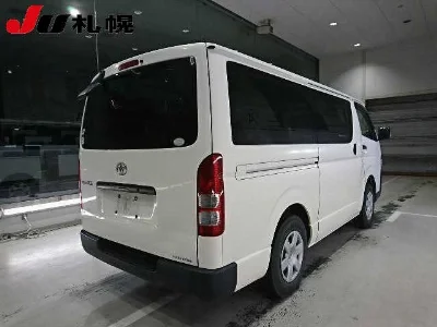 TOYOTA REGIUS VAN