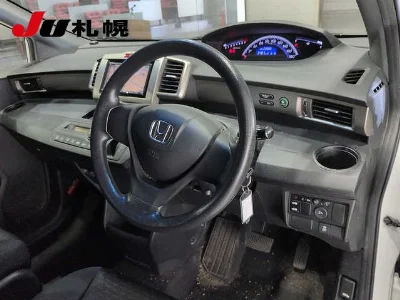 HONDA FREED SPIKE