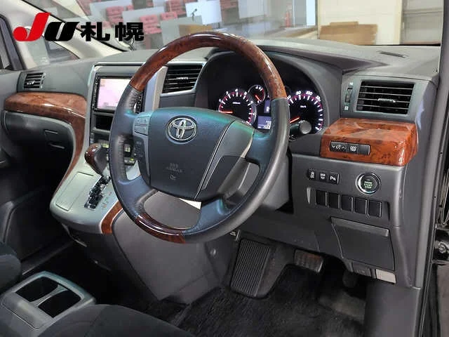 Toyota Vellfire  с аукциона в Японии