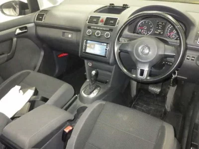 VOLKSWAGEN GOLF TOURAN