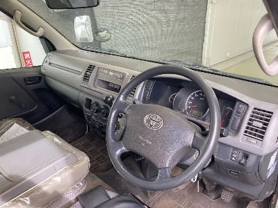TOYOTA REGIUS VAN