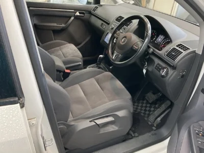 VOLKSWAGEN GOLF TOURAN