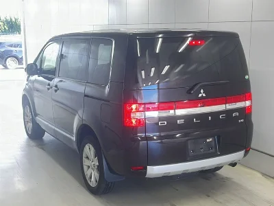 MITSUBISHI DELICA D5