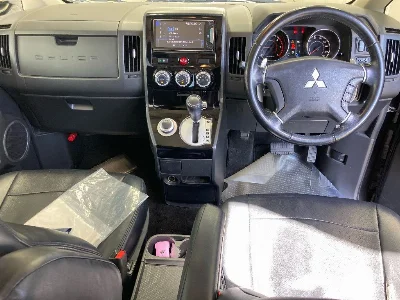 MITSUBISHI DELICA D5