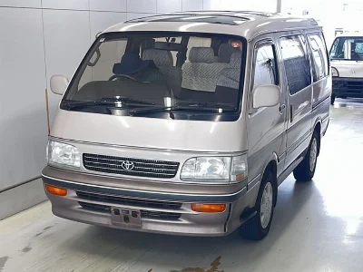 TOYOTA HIACE