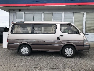 TOYOTA HIACE