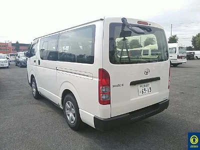 TOYOTA HIACE VAN