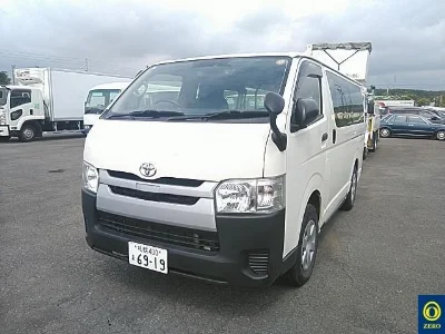 TOYOTA HIACE VAN