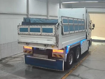 NISSAN UD