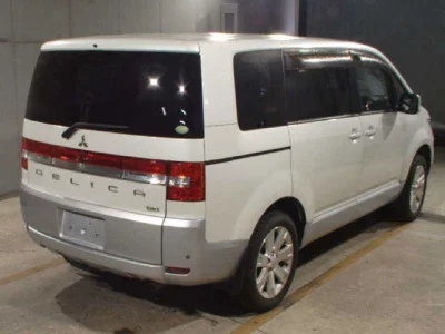 MITSUBISHI DELICA D5