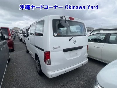 NISSAN NV200