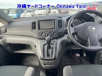 NISSAN NV200