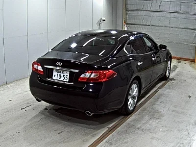 NISSAN FUGA