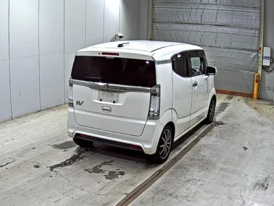HONDA N BOX SLASH