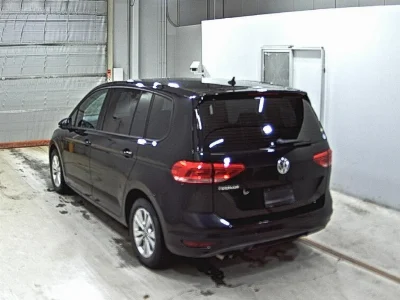 VOLKSWAGEN GOLF TOURAN
