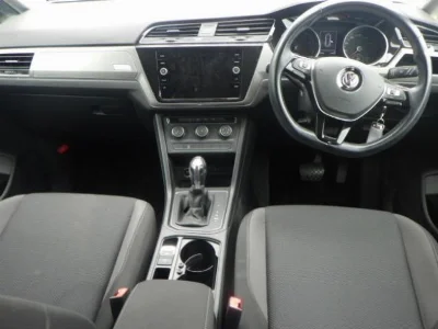 VOLKSWAGEN GOLF TOURAN