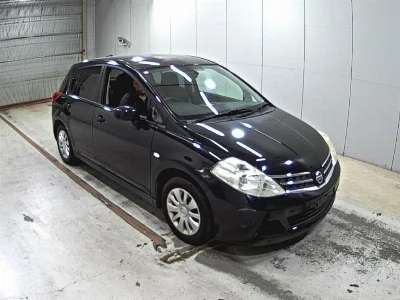 NISSAN TIIDA