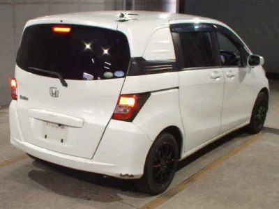 HONDA FREED SPIKE