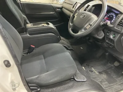 TOYOTA REGIUS ACE VAN