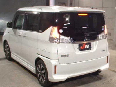 MITSUBISHI DELICA D2