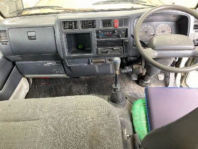 TOYOTA HIACE TRUCK