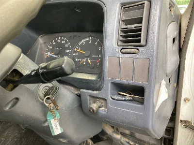 TOYOTA HIACE TRUCK