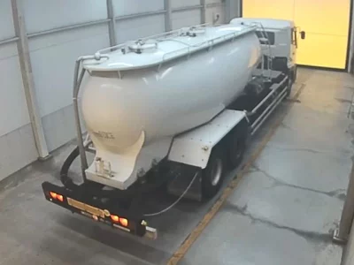 NISSAN UD