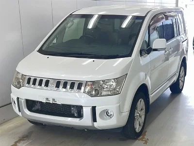 MITSUBISHI DELICA D5